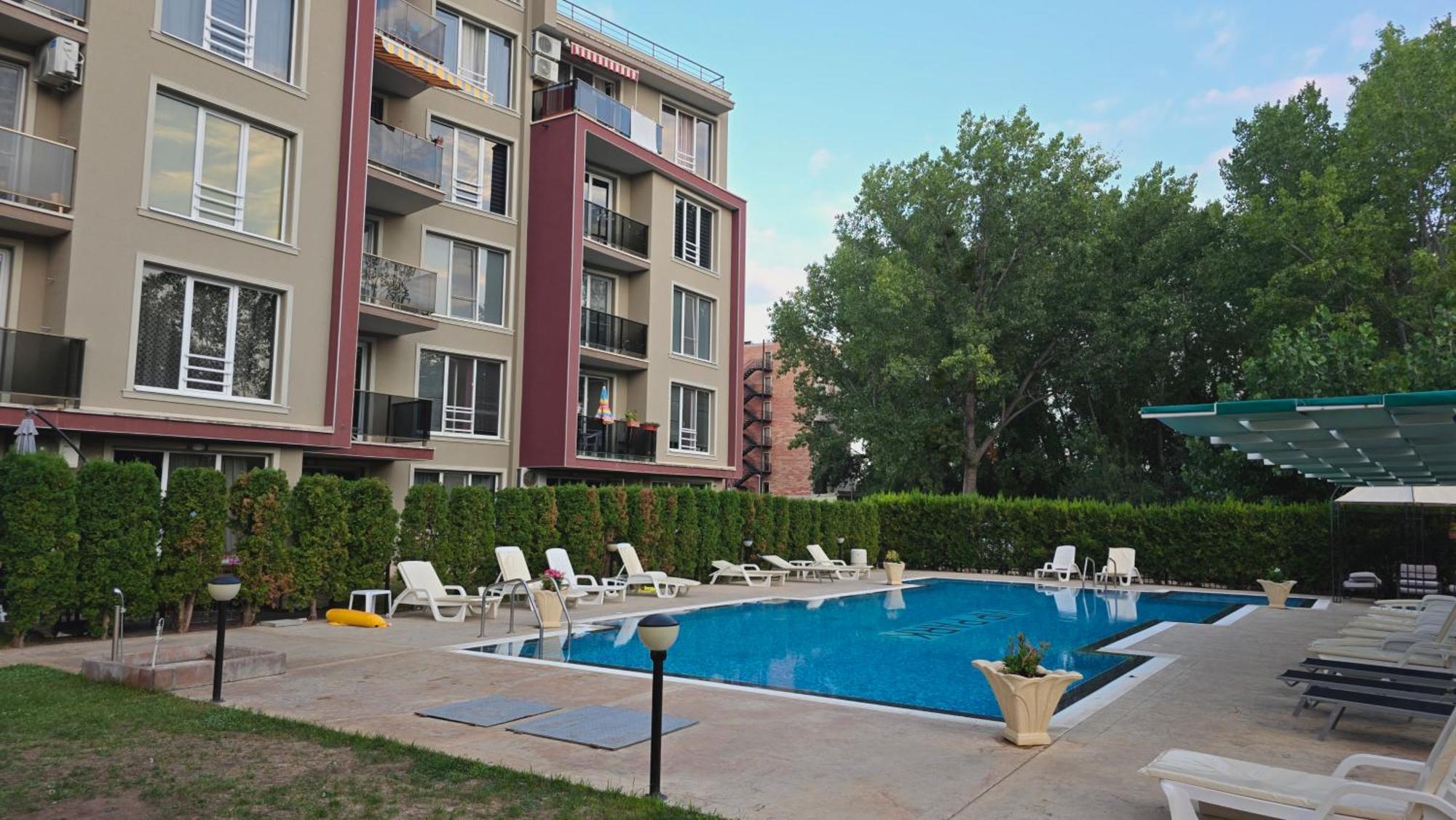 Уютные Апартаменты Vip Park Slântsjev Brjag Eksteriør bilde